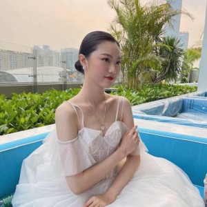 招聘客服大姐文案（诚邀客服资深人员加入我们的团队）