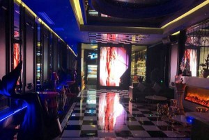 杭州小费高的夜总会招聘酒水销售员,工作环境和氛围如何？
