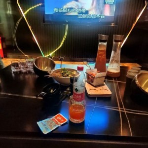 杭州临安区昌化镇附近夜场招聘酒水促销员,有没有年龄限制_
