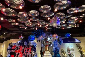 杭州富阳区环山乡附近夜场招聘包厢服务员,一个月工资多少